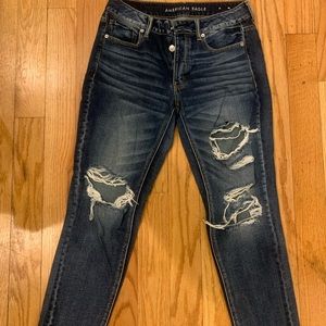 AEO tomgirl ripped blue jeans size 6